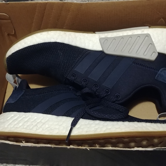 Adidas NMD R2 Women's 7.5 - Picture 7 of 7
